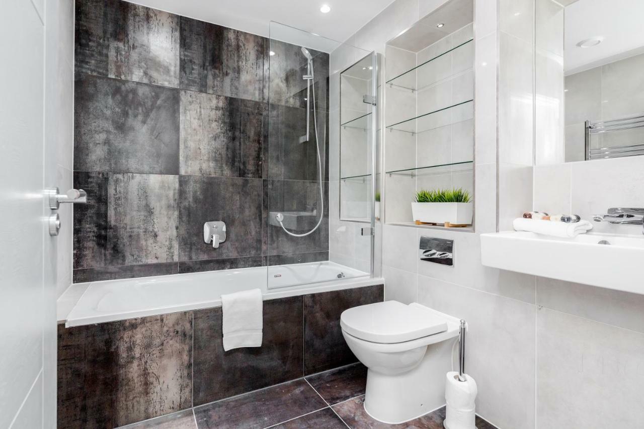 Roomspace Serviced Apartments- Walpole Court Ealing Dış mekan fotoğraf