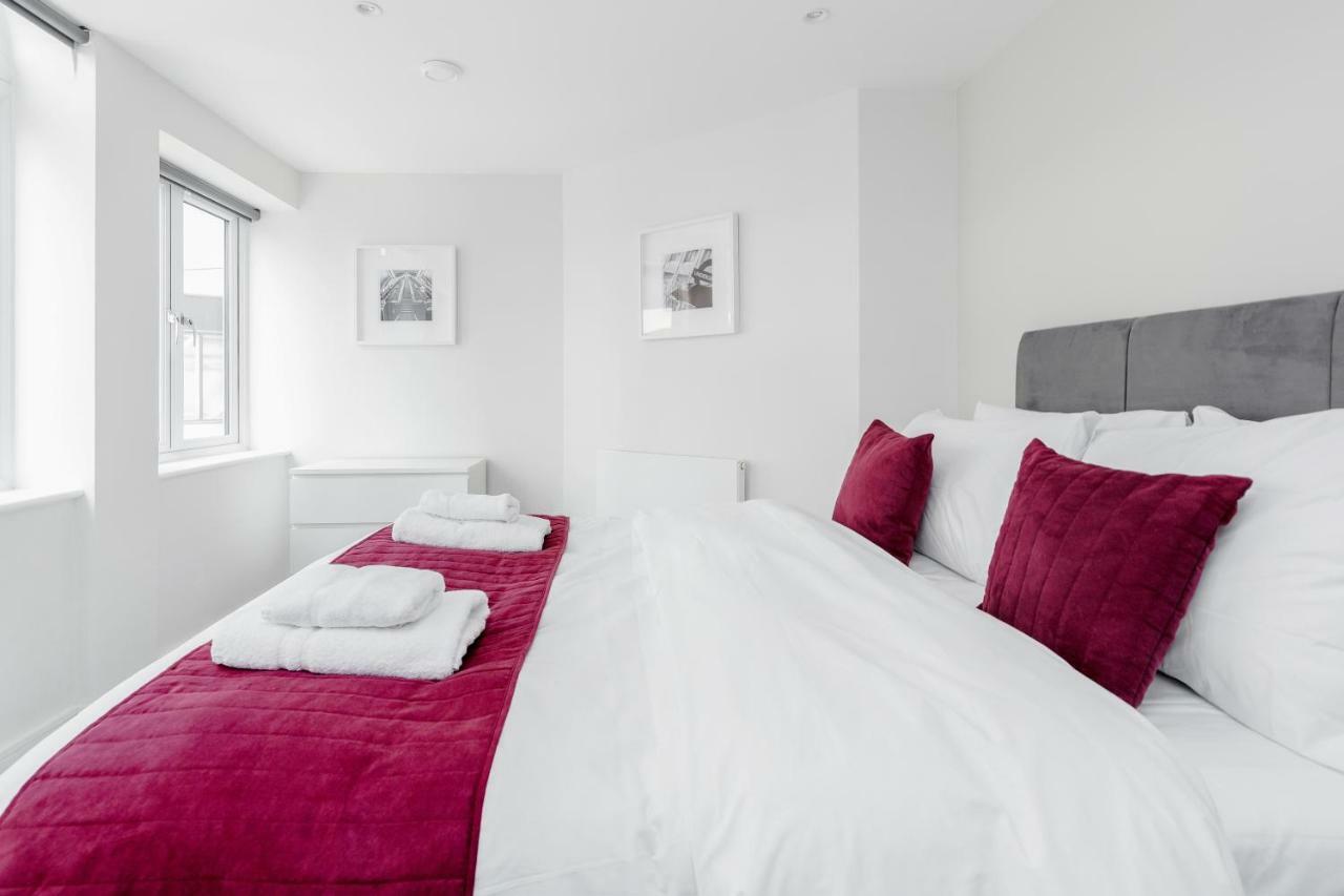 Roomspace Serviced Apartments- Walpole Court Ealing Dış mekan fotoğraf